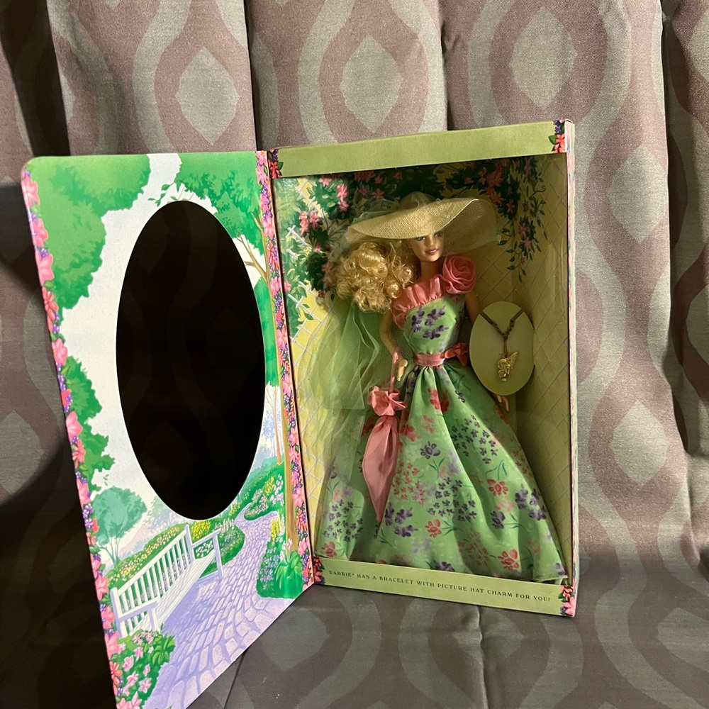 Simply Charming Barbie Doll Blonde Special Edition 2001 Mattel 54241 - Picture 2 of 12